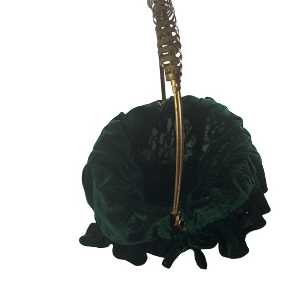 Festive Holiday Basket - 15” H x 9.5” L x 6”‎ D - Picture 4 of 6